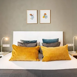 lodging-apartments-monumumental-free-parking.catalonia-hotels.com/
